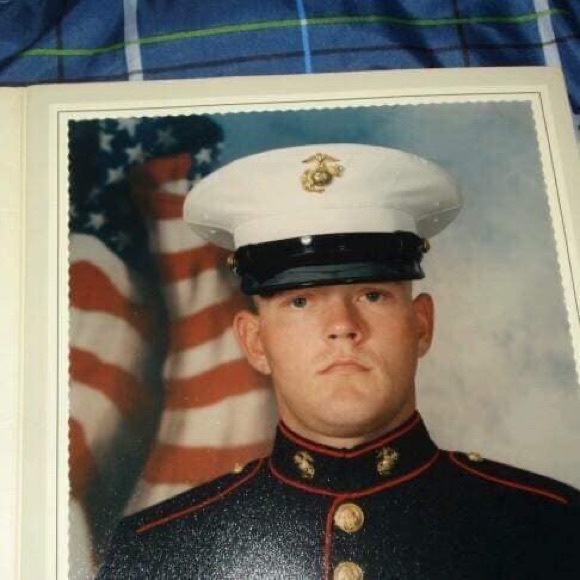 Meet your Posher, Danielle - Picture 2 of 2